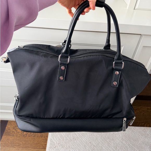 TONY BIANCO Naomi Black Duffle Over Night Travel Bag Large BRAND NEW - Picture 2 of 16